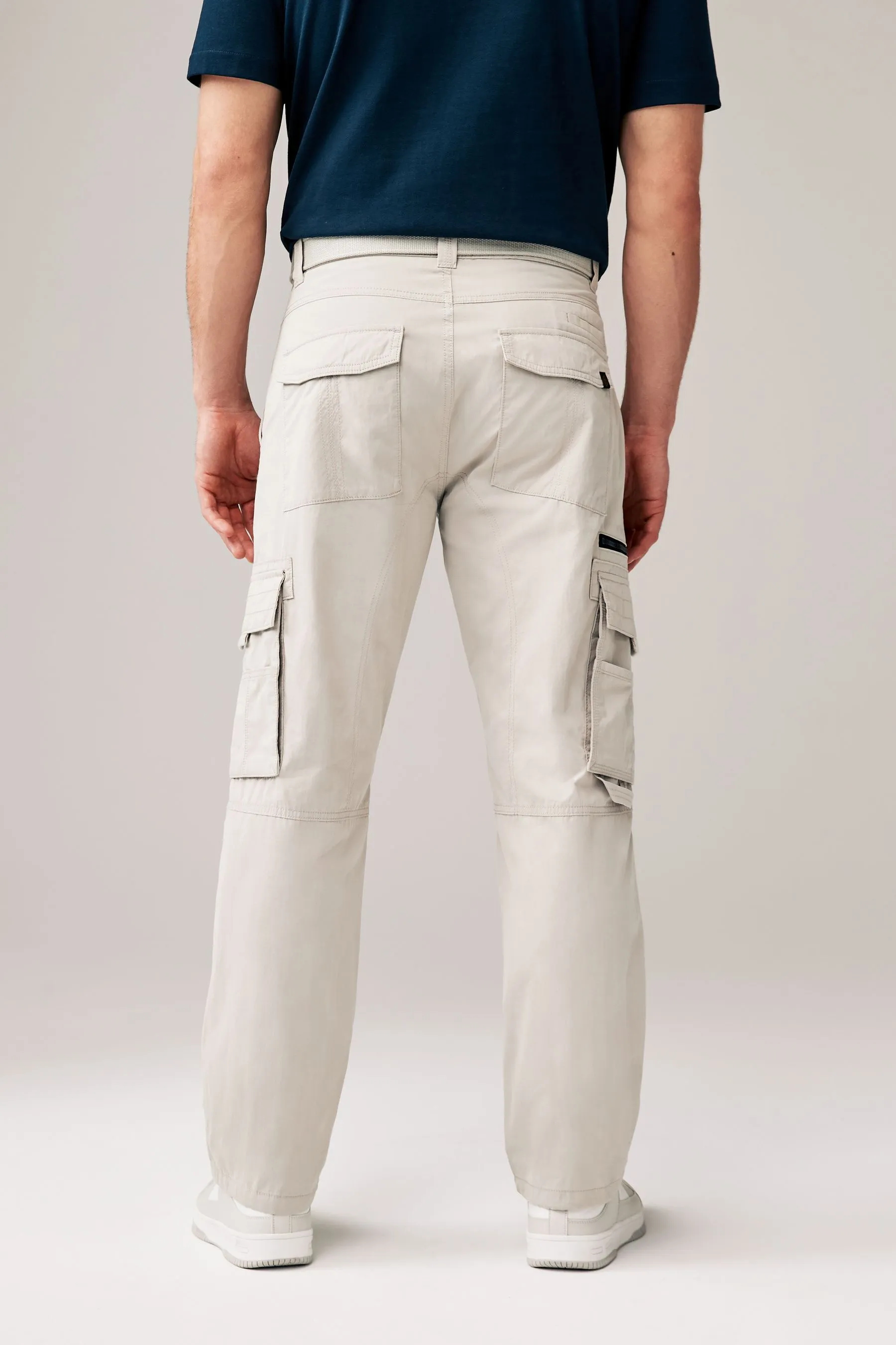 Pantaloni cargo tecnologici con cintura    