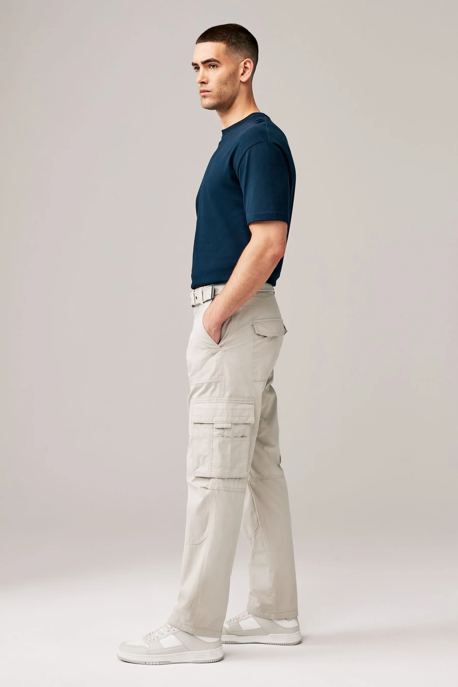 Pantaloni cargo tecnologici con cintura    